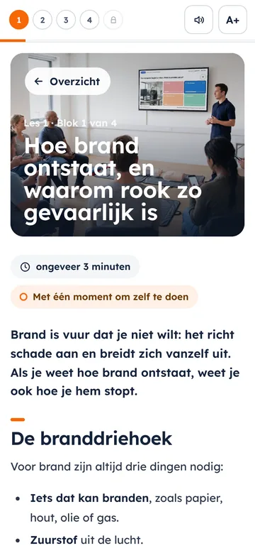Een blok uit de les Brand op een telefoon, met een knop om voor te lezen en een knop voor grotere letters